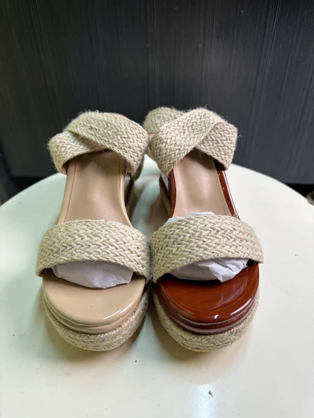 580.5 2024新女鞋露趾草编织松糕厚底防水台高跟坡跟新款罗马凉鞋