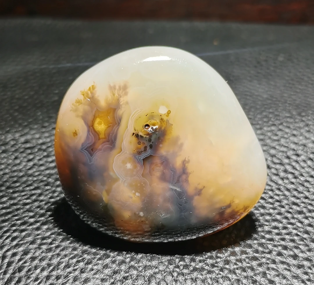 海洋玉髓籽料抛光天然原石，尺寸5公分，重62克。