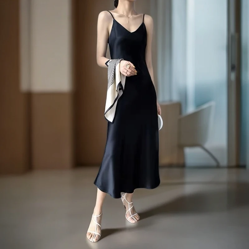 吊带气质时尚气质修身黑色显瘦名媛中长款吊带收腰设计感性感夏季