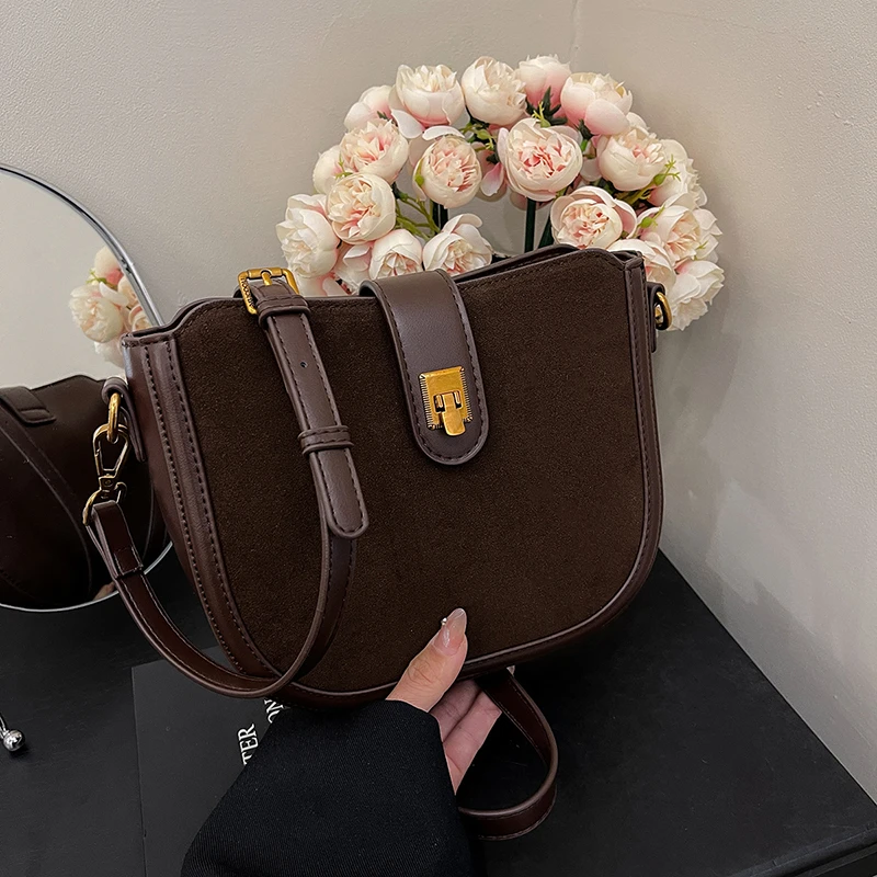 复古时尚水桶包女2024秋季新款潮流休闲百搭单肩包小众高级感女包