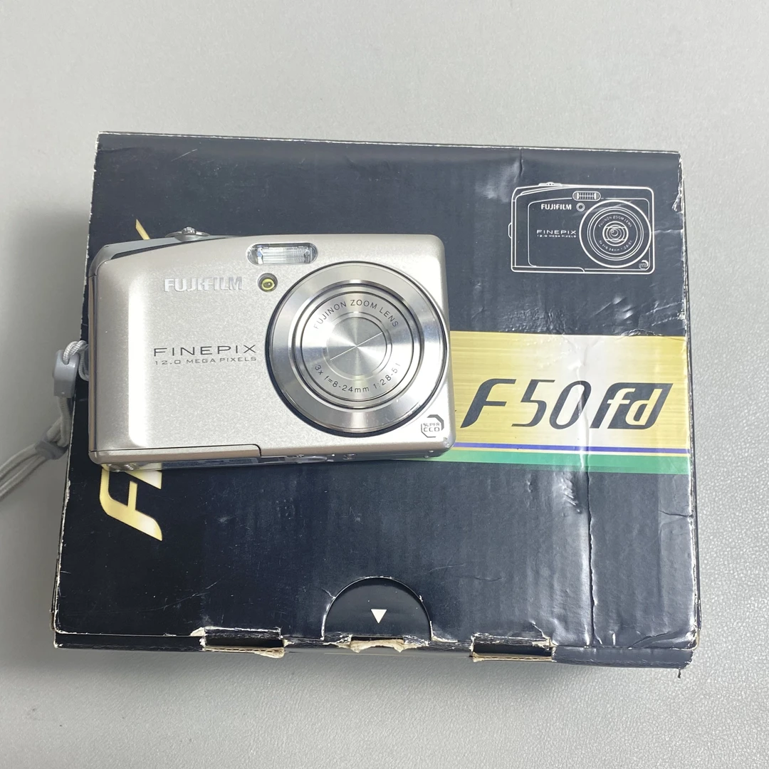 9新 Fujifilm/富士 富士f50带原盒 日版1200万像素5倍变焦