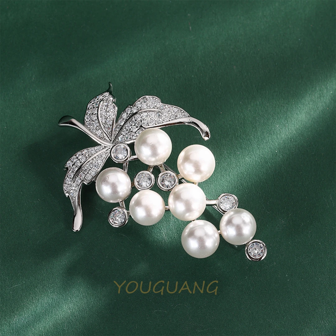 【有光饰品】185 白色胸针轻奢树叶造型精致款