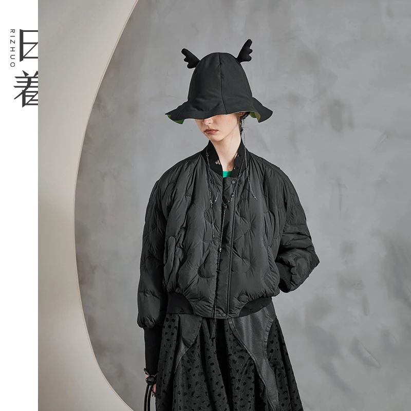 日着原创女装冬季休闲小个子轻薄保暖短款白鸭绒羽绒服女RC8532Y3