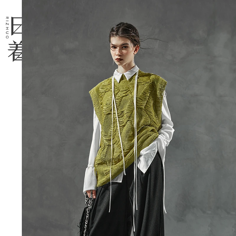 日着原创设计春秋季浮线提花无袖背心马甲破边针织毛衫女RC8180M0