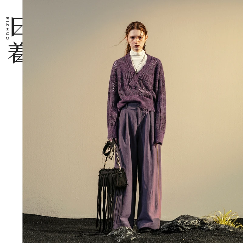 日着原创设计女装春秋宽松慵懒气质镂空V领长袖毛针织衫 RC3176M0