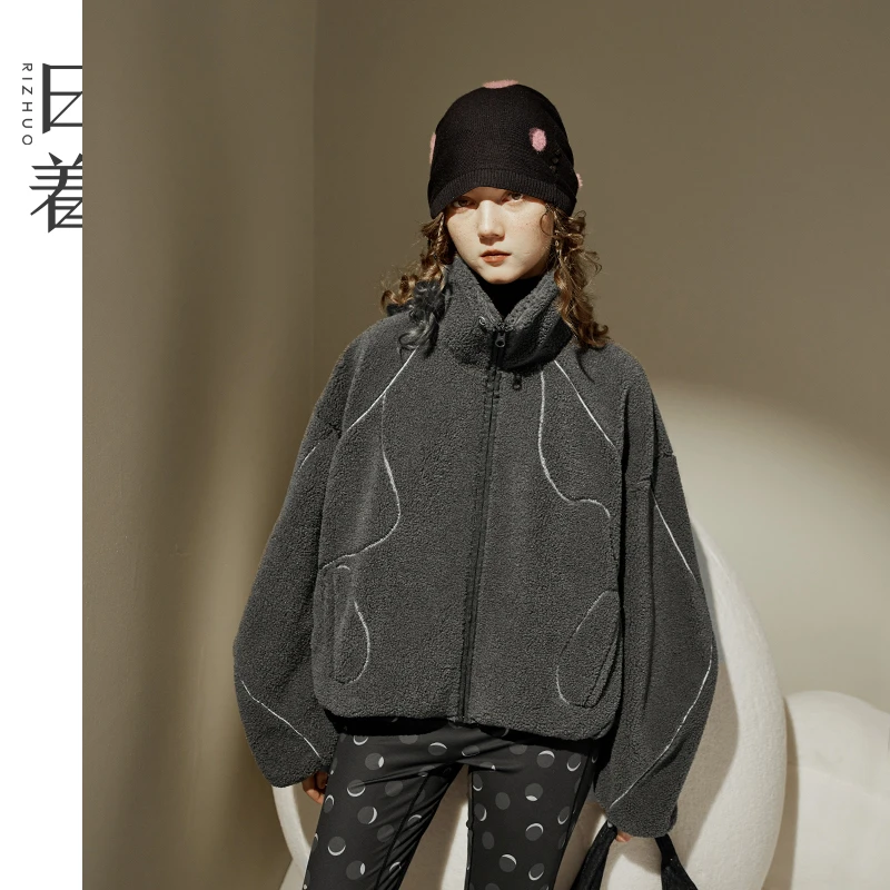 日着原创女装2025冬季新款时尚高领保暖休闲羊羔绒短外套RB8520W0