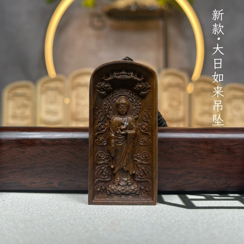 新款式-大日吊坠手把件正区达拉干天然精工原木雕刻