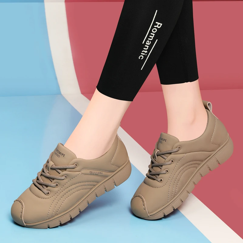 软底女鞋子2025新款秋季爆款德训鞋厚底软底旅游运动休闲板鞋百搭