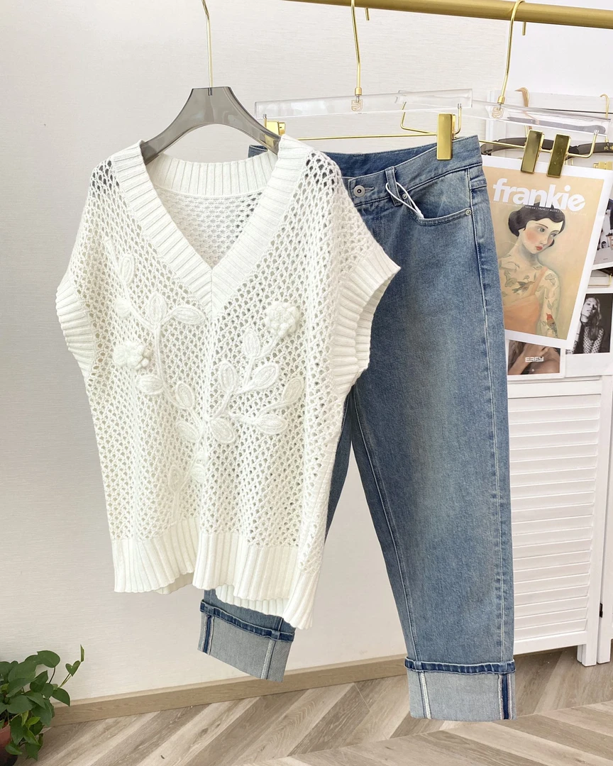 【Hua】02400春秋百搭针织无袖手工编花镂空背心