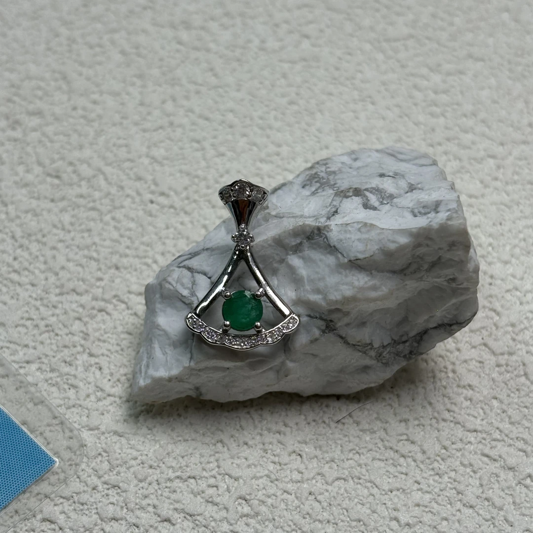 全新未使用  【六六中古】孤品s925祖母绿吊坠ay1099