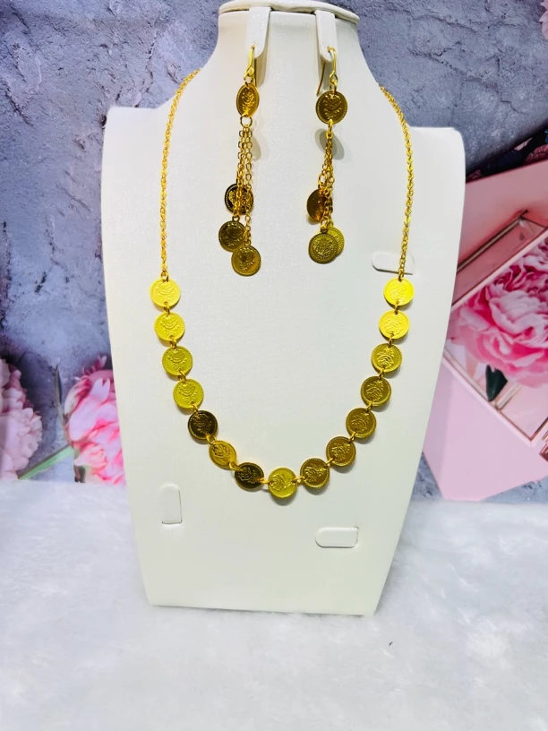 铜合金项链 项链轻奢时尚饰品首饰珠宝百搭甜美精美金色