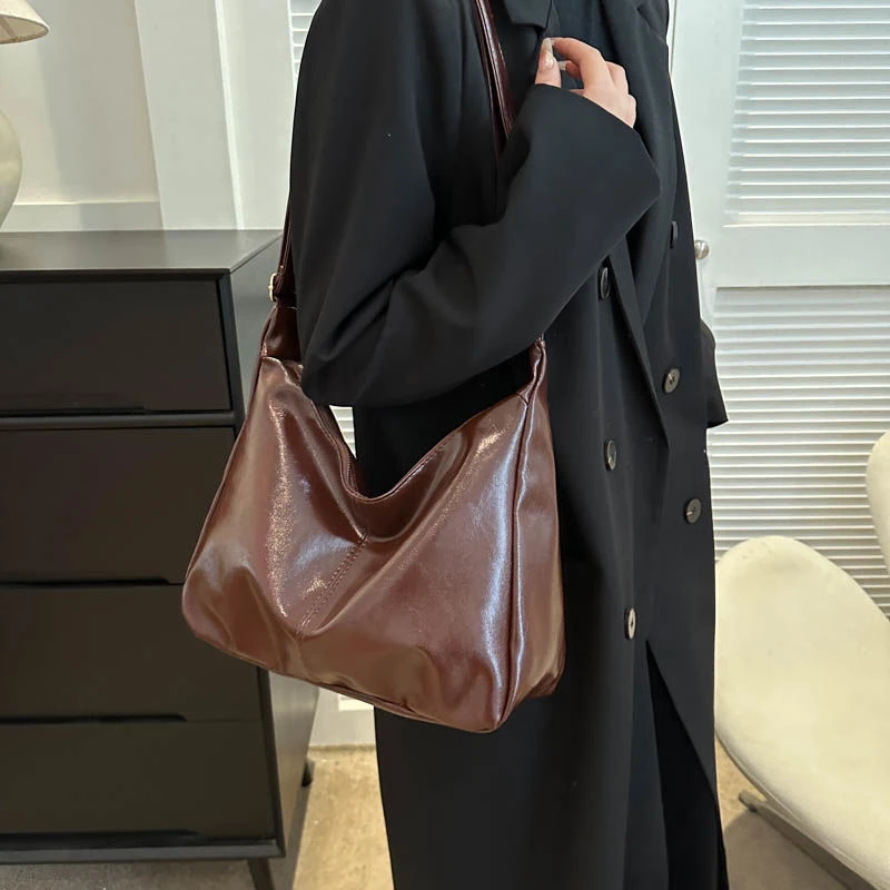 美拉德复古斜挎包包女2023新款潮韩国托特包质感百搭大容量单肩包