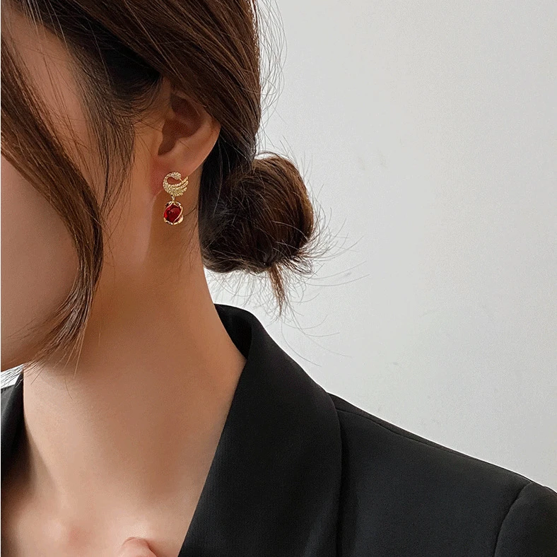 铜合金耳饰 时尚优雅天鹅耳坠高级感安哥拉红简约百搭耳饰E1752