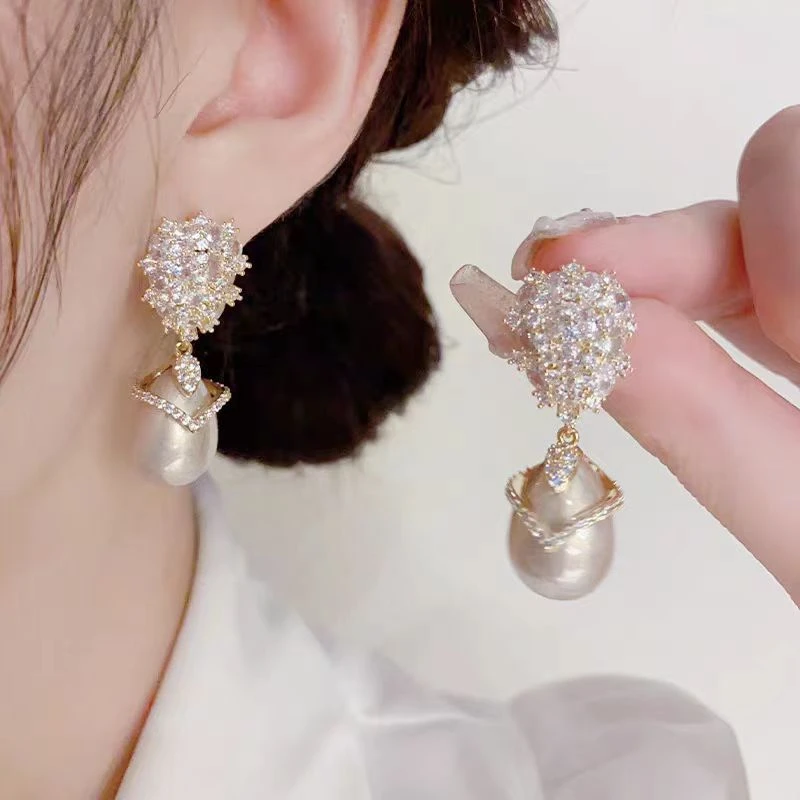 铜合金耳饰 重工高级感耳坠时尚气质优雅个性独特复古耳饰E1844