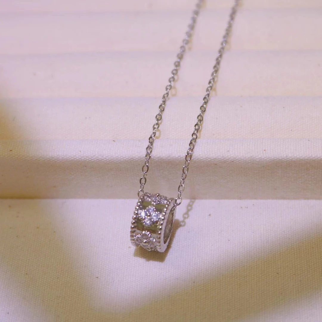 铜合金项链 复古圆环四叶花项链小众高级感时尚花卉毛衣链E2169