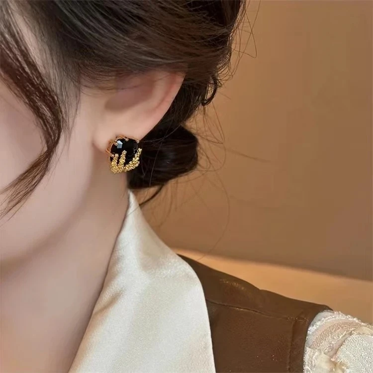 铜合金耳饰 B时尚黑色耳钉麦穗百搭几何高级感复古个性耳饰E1785