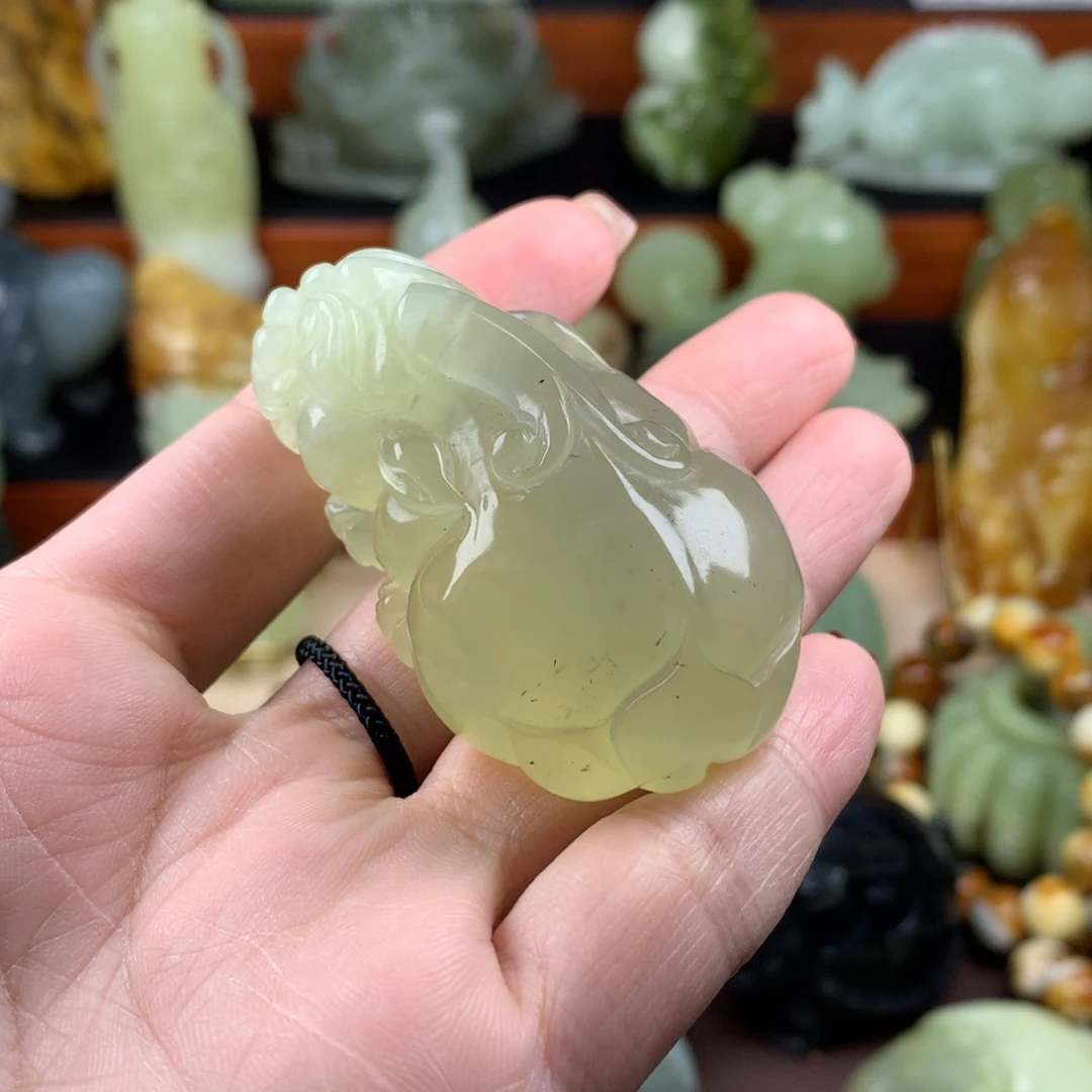 岫玉手把件未镶嵌