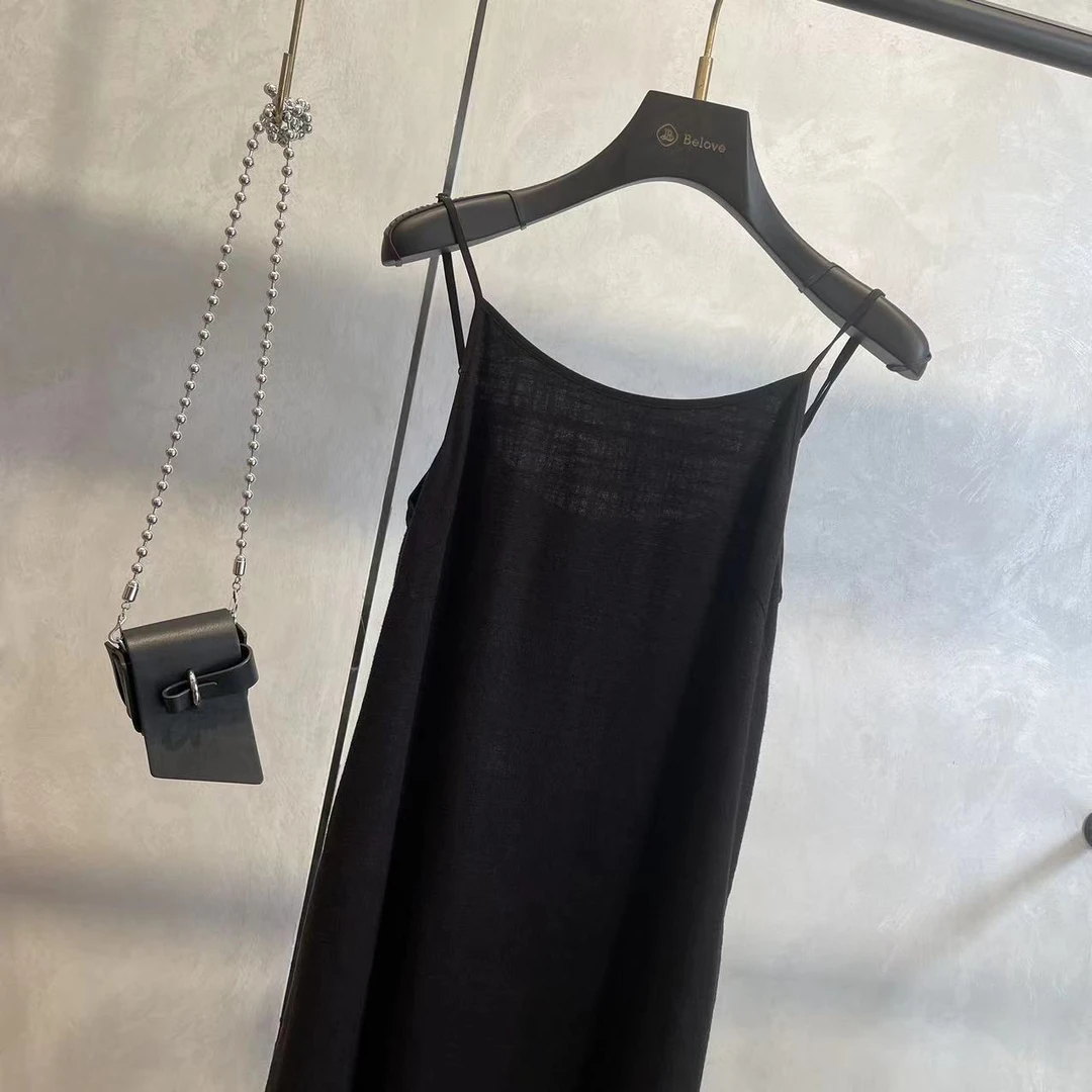 亚麻吊带长款连衣裙