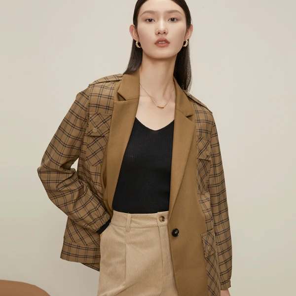 【籽言专属】纯色气质西服女时尚翻驳领截短式长袖西装外套D430720