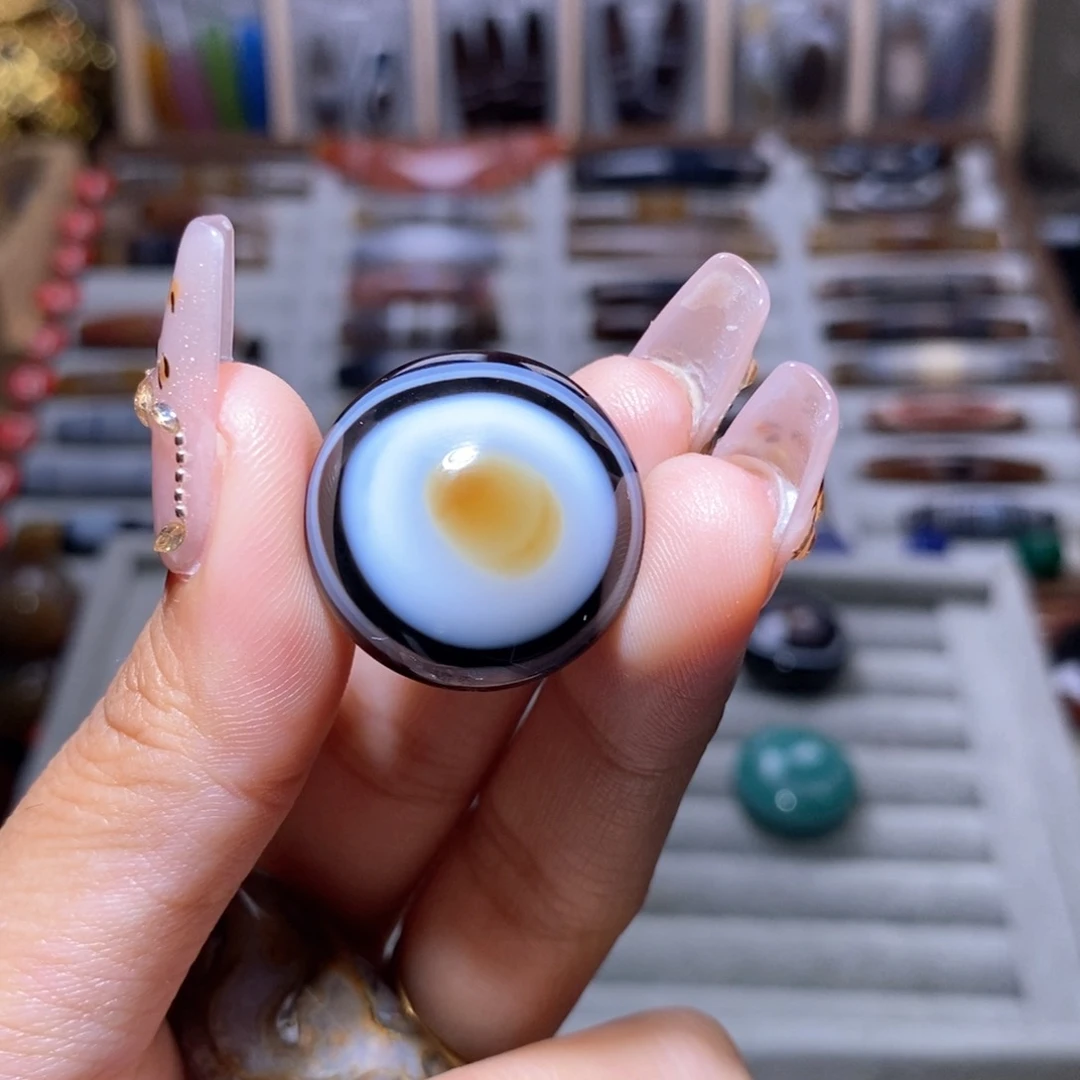 玛瑙/玉髓颈饰未镶嵌佛****部