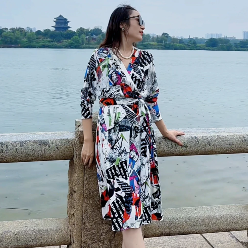 葭恩五十周年漫画海报杂志印花图案复古绉纱裹身裙0326