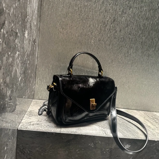 新款2024牛皮女包百搭轻奢高级设计款女包