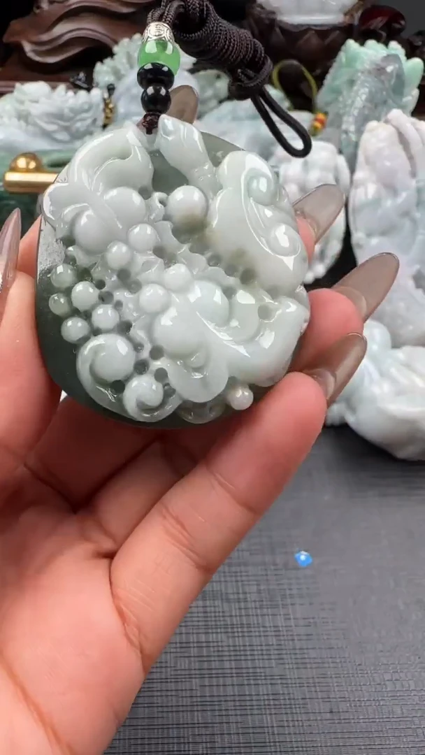 【闪购商品】翡翠挂件未镶嵌年年有余