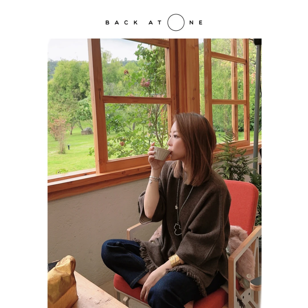 BackAtOne“优雅奢咖”重磅羊绒正反撞色流苏针织衫 BEF-1AB203H-K