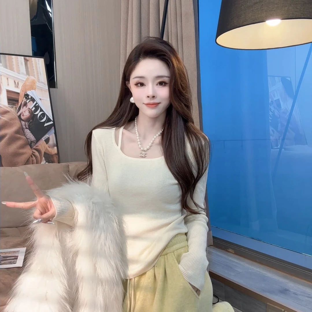 【晓溪服饰】冬季新款法式方领长袖漏锁骨品质女装含羊毛打底衫671