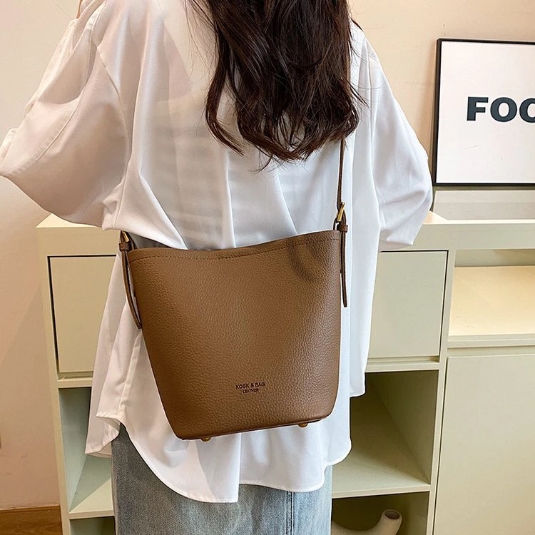 时尚休闲百搭女士小包包纯色单肩斜挎手拎水桶包