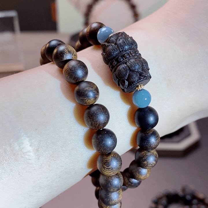 沉香手串越南富森红土玉化0.8+芽庄白棋配饰