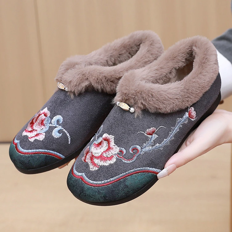 冬季棉鞋女加绒保暖民族风绣花鞋女软底防滑妈妈鞋加厚一脚蹬短靴