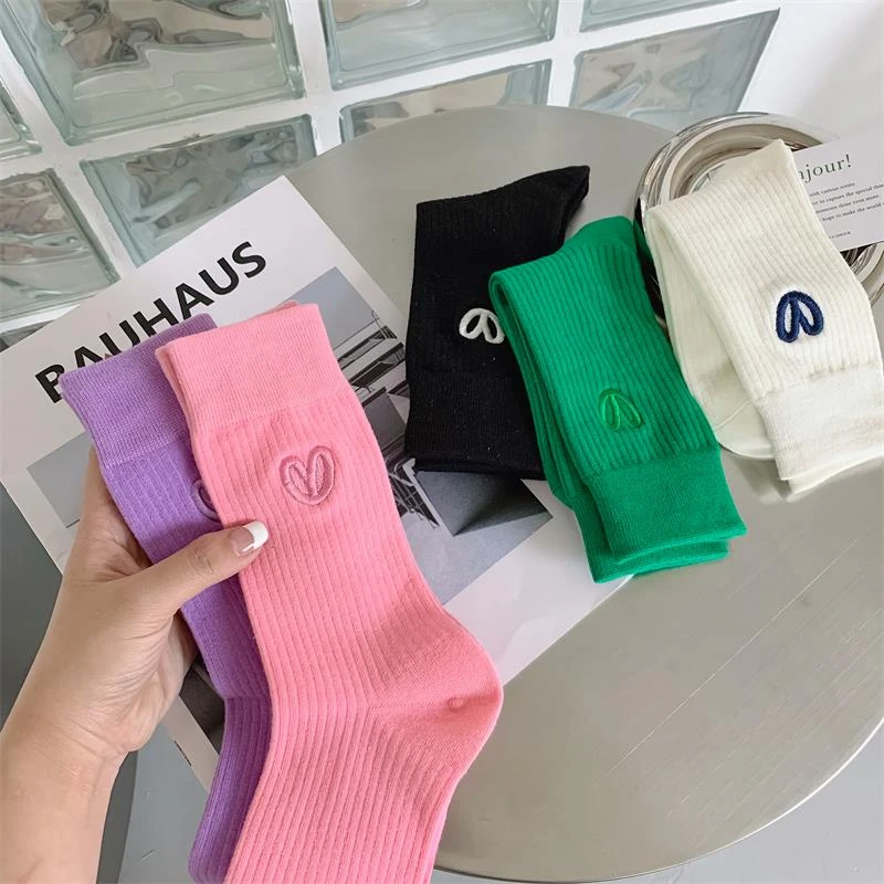 爱心刺绣袜子女中筒袜春季ins潮长筒粉色袜子女堆堆袜中筒运动袜