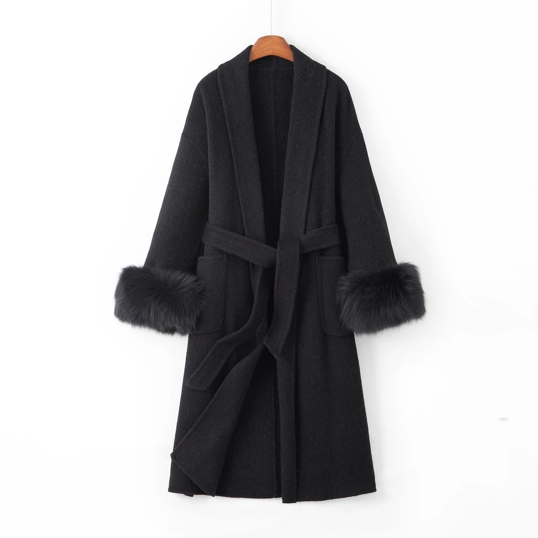 《亦品轻奢》2024秋冬季毛呢大衣袖口狐狸毛时尚气质款