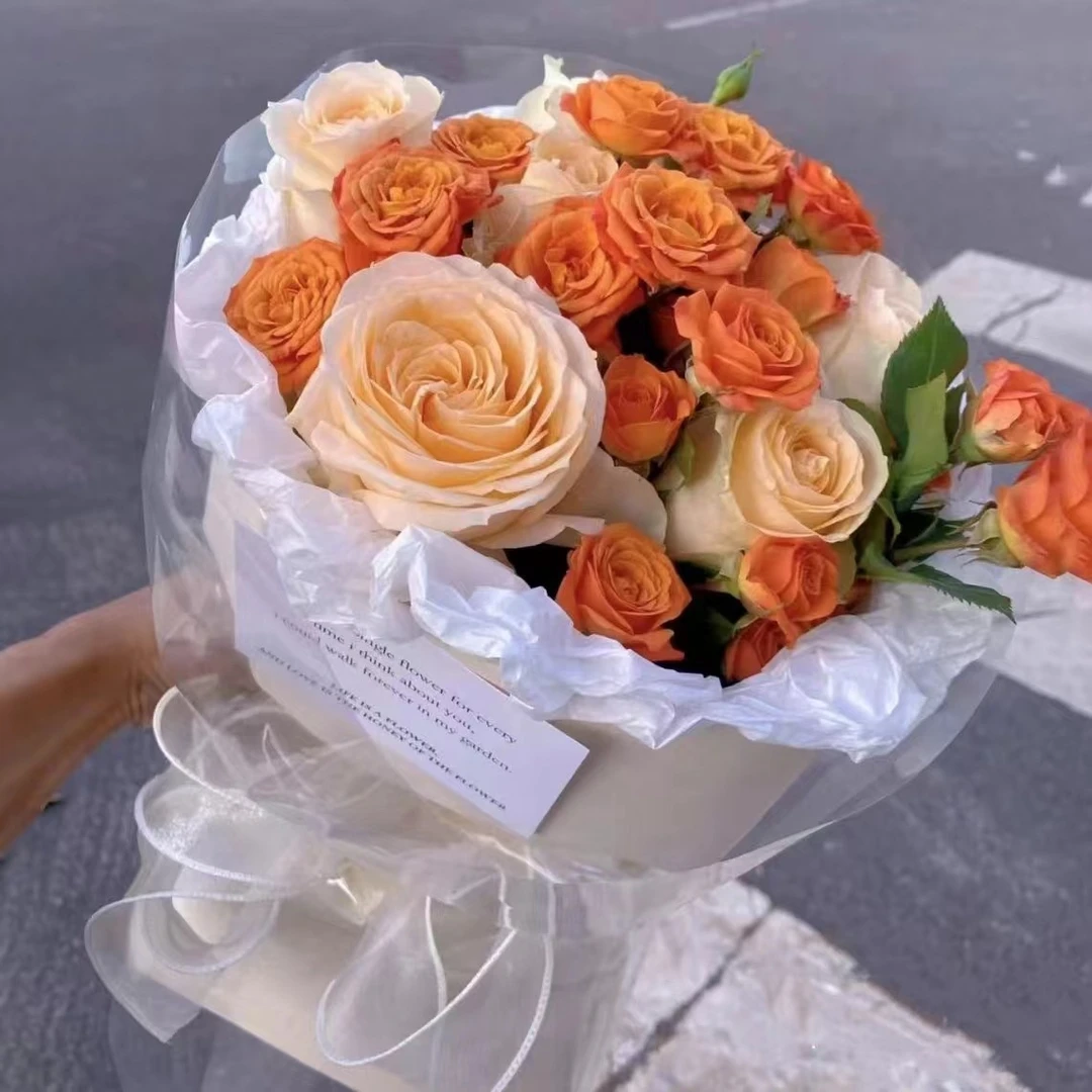【每天爱你多一点】6枝香槟玫瑰花束加橙色芭比送爱人闺蜜生日礼物纪念鲜花鲜花小时达同城配送
