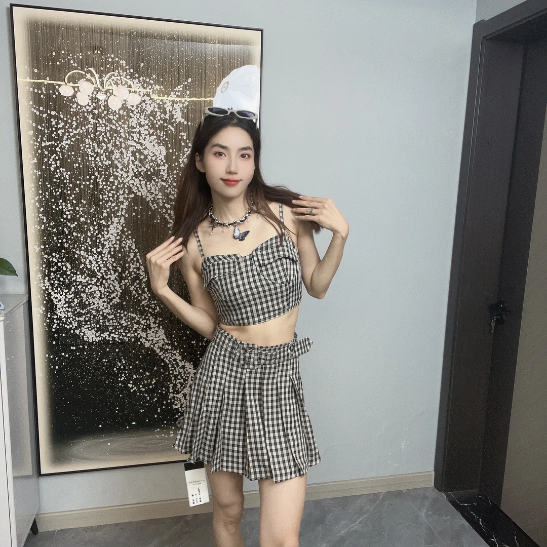【HAHA家2店】【陈欣予同款】女团风辣妹格纹吊带短裙两件套套装