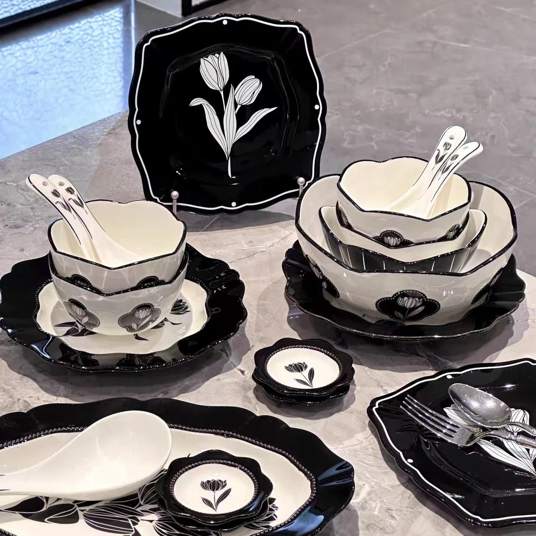 2025新款陶瓷碗碟套装家用轻奢餐具高级感碗盘乔迁送礼装饰摆件品