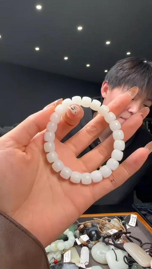 【闪购商品】和田玉颈饰未镶嵌手串