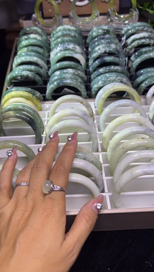 【闪购商品】蛇纹石玉手镯未镶嵌玉石手镯