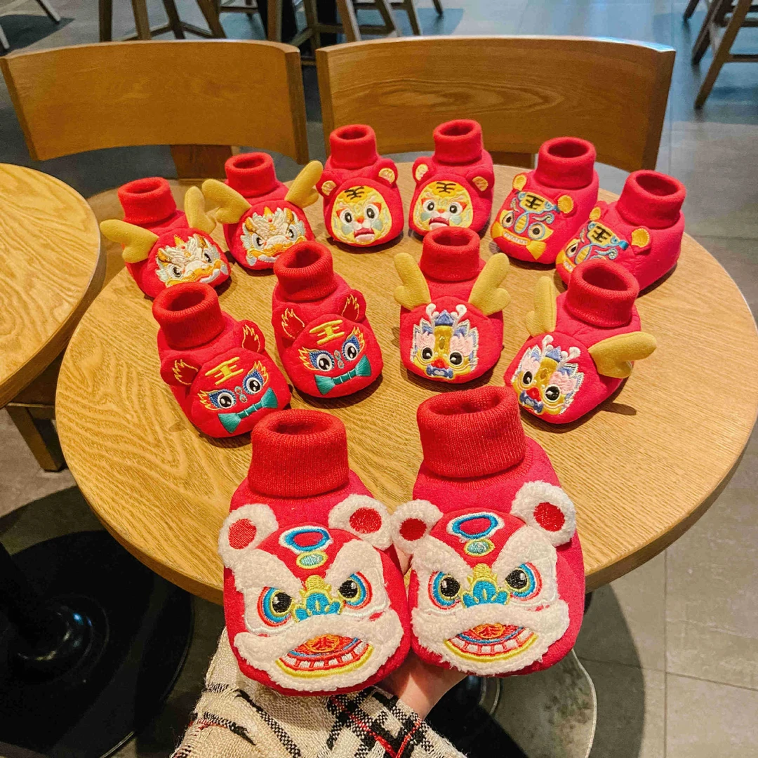 3婴儿加绒步前鞋冬季宝宝中国风醒狮祥龙毛绒鞋袜满月百天软底鞋