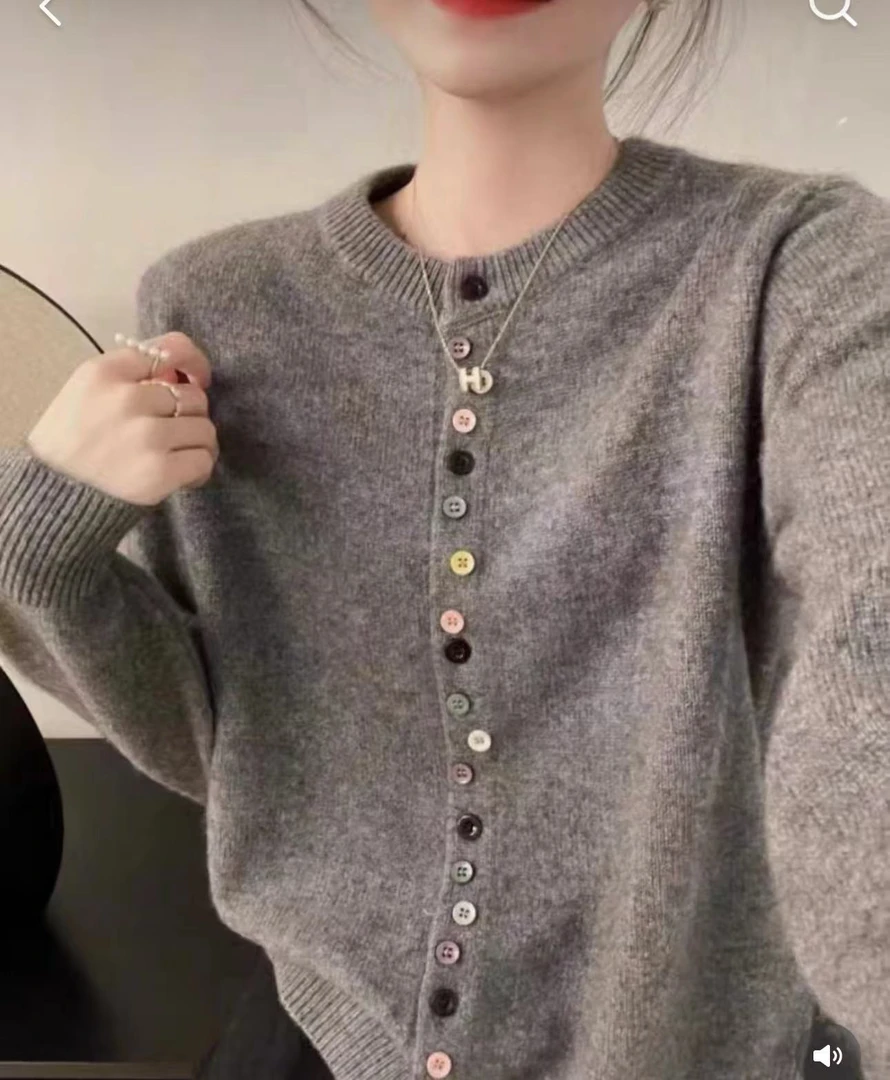eg家彩色多纽扣设计！50咩咩毛30浣熊开衫毛衣