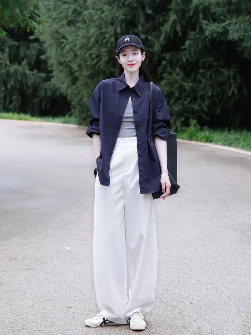 早秋穿搭一整套女盐系休闲风显瘦长袖衬衫打底吊带休闲裤三件套装