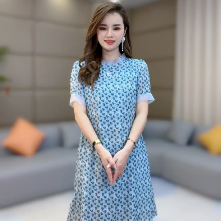 《静静心选》蓝色短款圆领一粒扣印花真丝连衣裙 73501