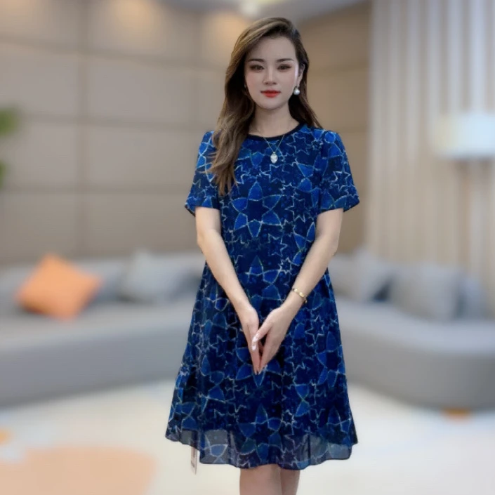 《静静心选》蓝色短款圆领减龄五角星印花真丝连衣裙 72977