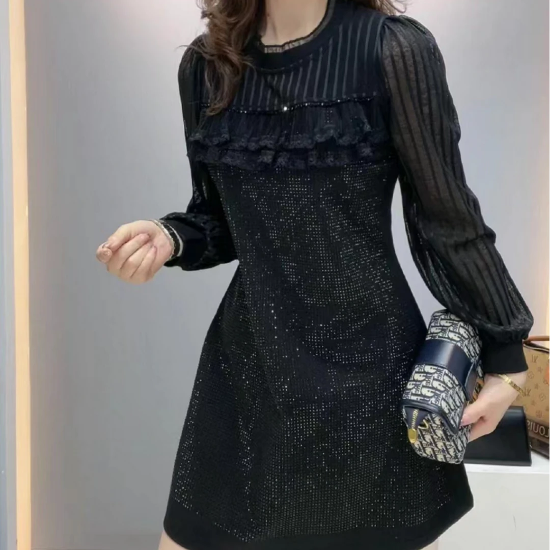 春季新款时尚气质宽松百搭洋气大黑色显瘦码花边领拼接袖打底裙