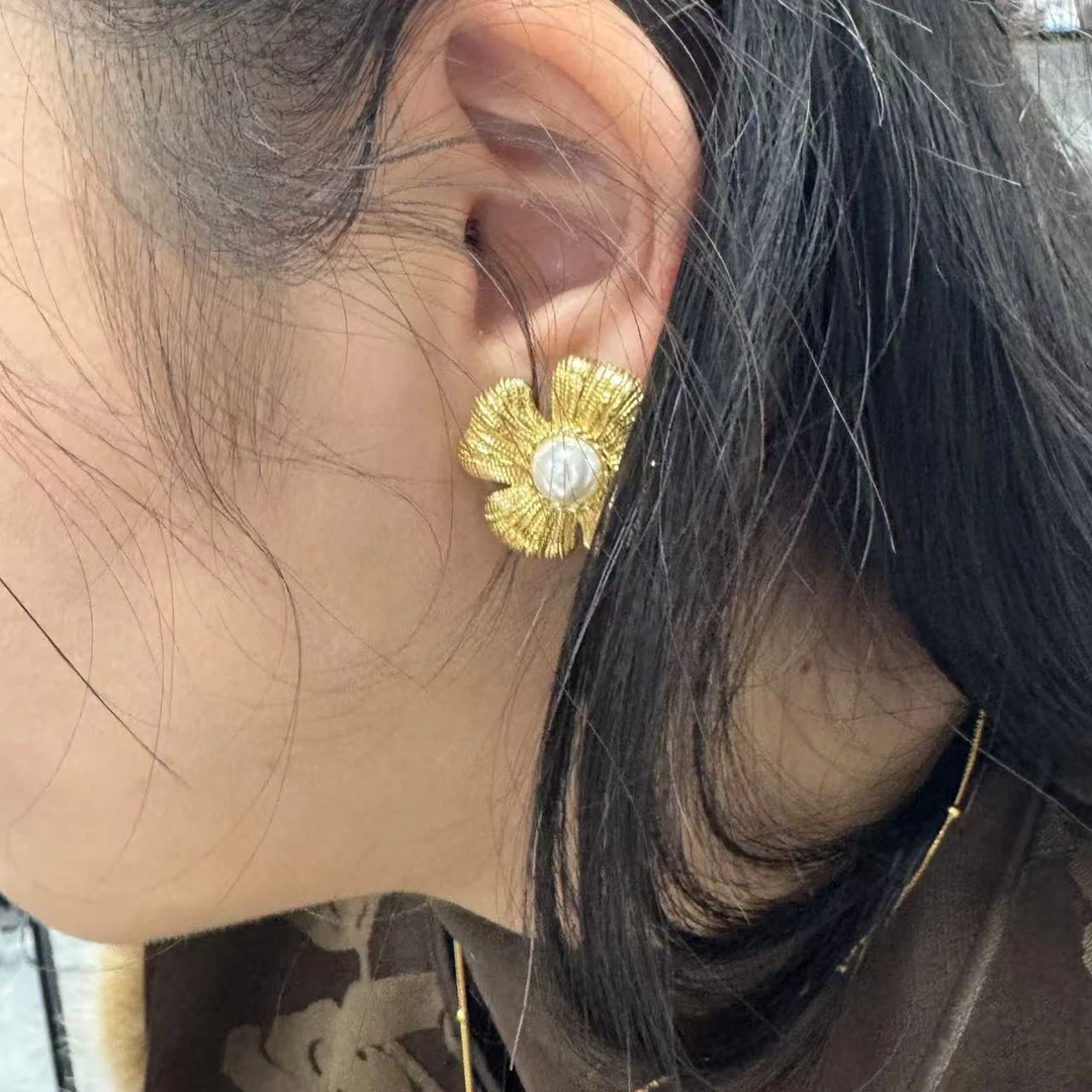 九乐 925银仿珍珠耳饰 贝珠花朵镀金花朵耳钉