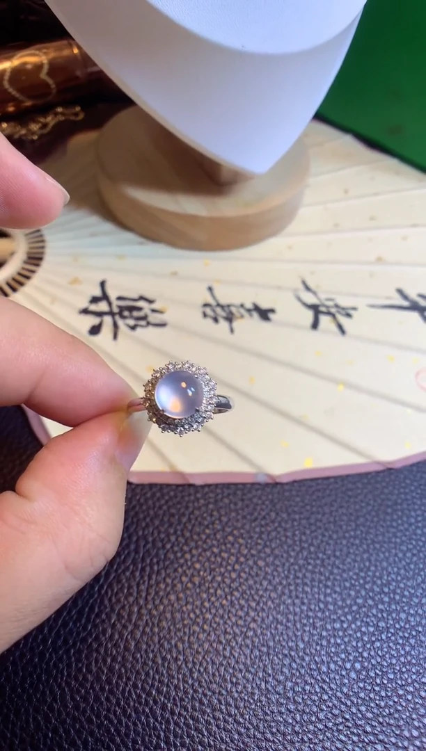 【闪购商品】翡翠颈饰18K金镶嵌戒指