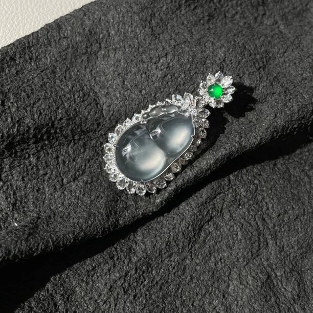 缅甸翡翠精镶玻璃种葫芦挂坠女士高级满钻镶嵌冰透精美吊坠