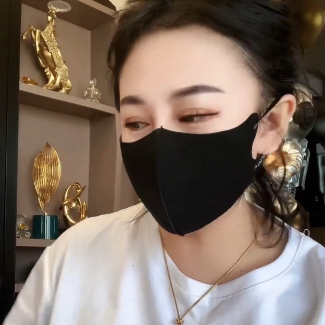 新春上新网红同款男女同款黑色净版立体口罩透气水洗防晒