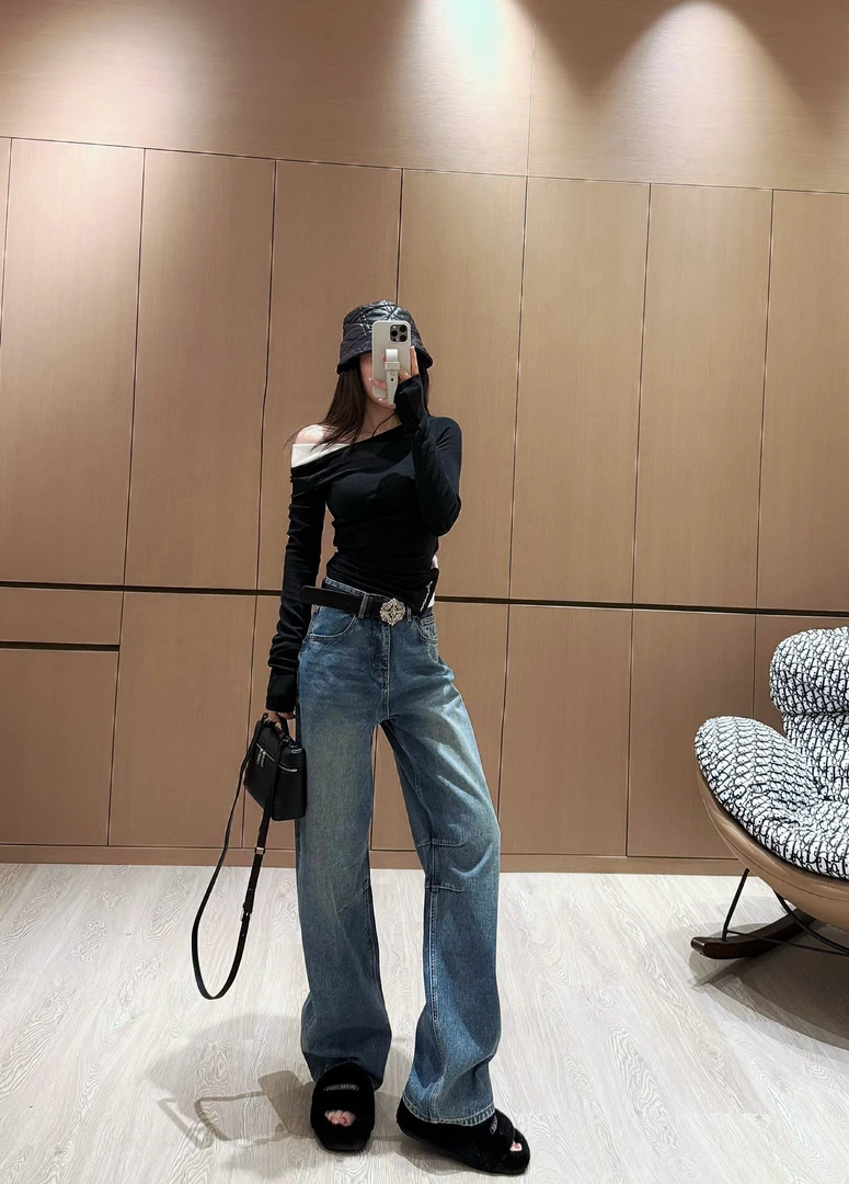 南油现货2024秋冬新款欧货蓝色质感内侧压皱弯刀裤洋气女牛仔裤